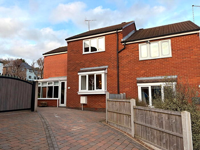 4 Bedroom Semi Detached House For Sale In Craggon Drive, New Whittington, Chesterfield, S43