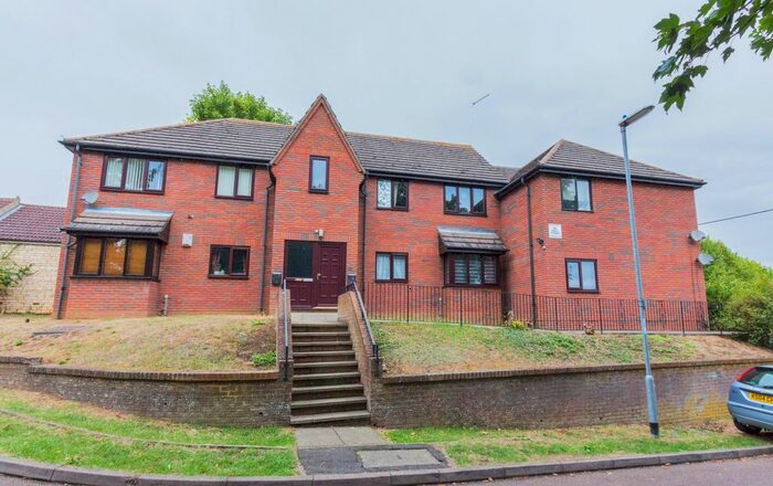 1 Bedroom Flat To Rent In Whites Rise, Irthlingborough, Wellingborough, NN9