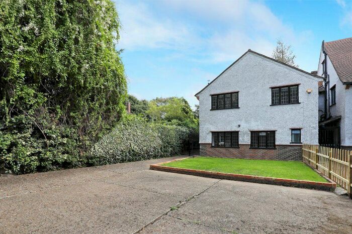 4 Bedroom Detached House To Rent In Parkside, London, SW19