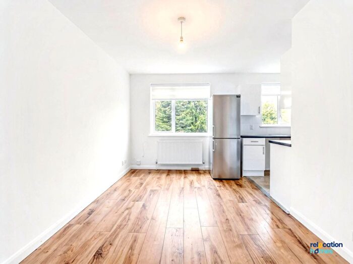 2 Bedroom Flat To Rent In Cheshunt Wash, Cheshunt, Waltham Cross, EN8