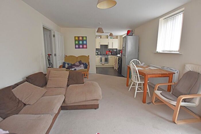 2 Bedroom Flat To Rent In Marmion Road Nottingham, NG3