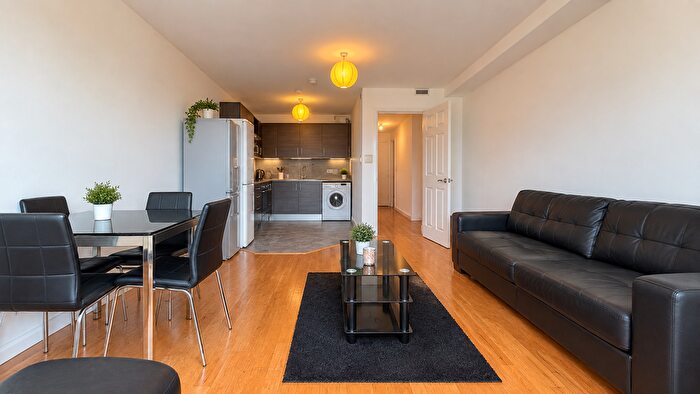 3 Bedroom Flat To Rent In Tyler Street, Greenwich, SE10