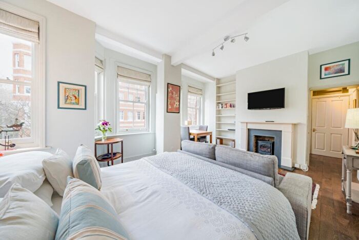 Flat To Rent In Prince Of Wales Drive, Battersea, London, SW11