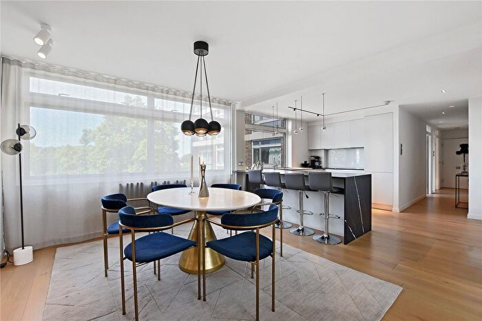 3 Bedroom Flat For Sale In Ilchester Place, Holland Park, W14