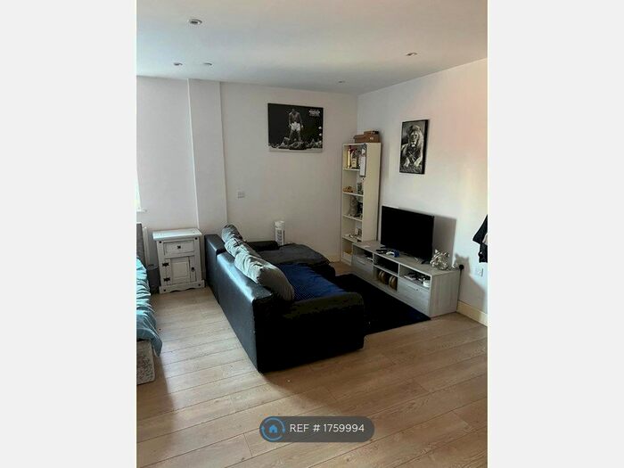 1 Bedroom Studio To Rent In Buckingham Street, Aylesbury, HP20
