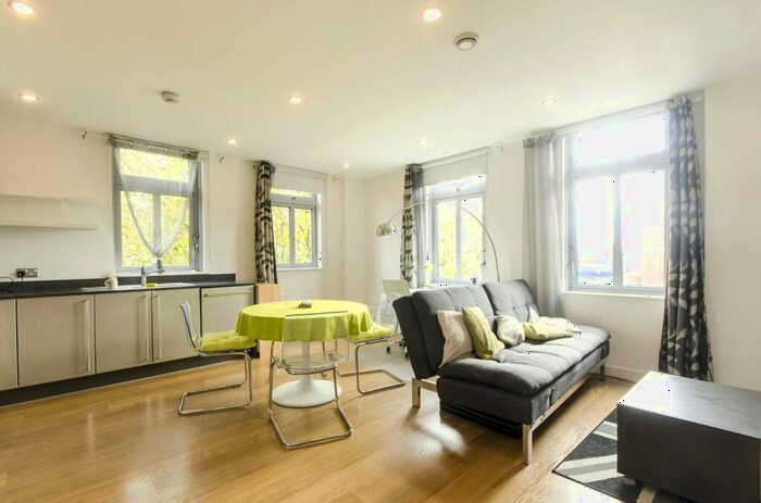 1 Bedroom Apartment To Rent In Caspian Apartments, Salton Square, Limehouse, London, E14