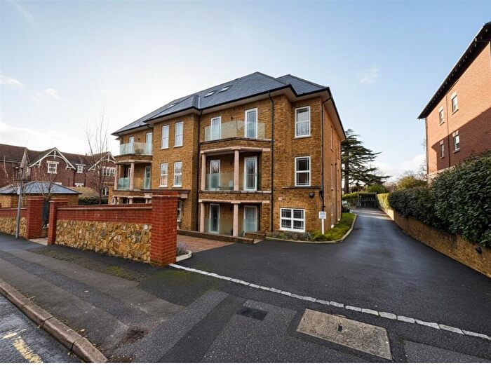2 Bedroom Flat For Sale In Welland House, Albury Road, Guildford, GU1