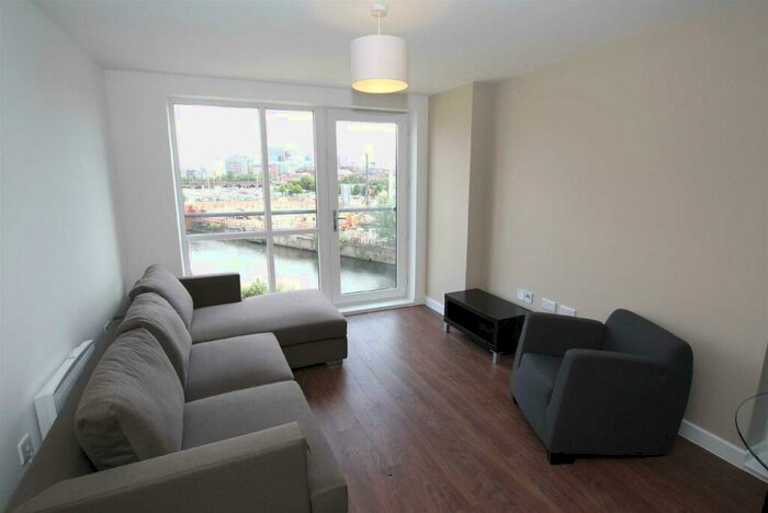 3 Bedroom Apartment To Rent In The Riley Building, Derwent Street, M5