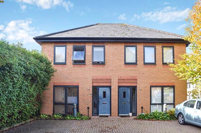 2 Bedroom Flat To Rent In Lakesmere Close, Kidlington, OX5