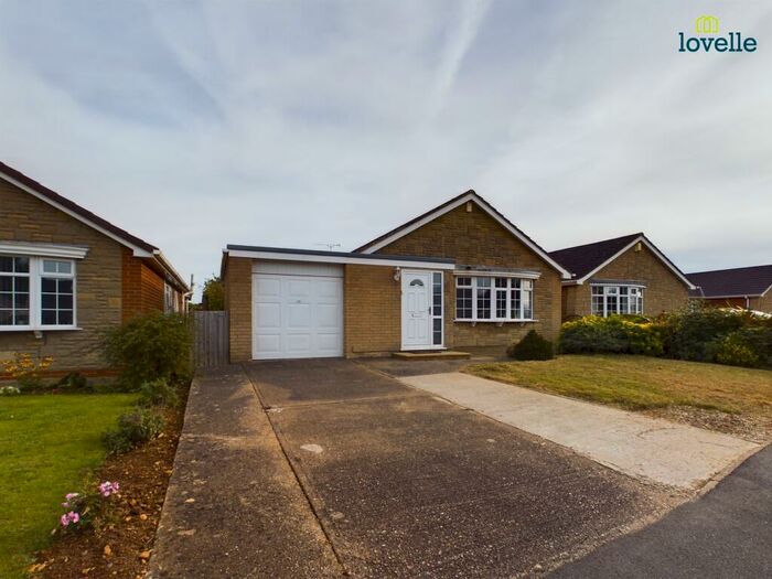 3 Bedroom Detached Bungalow To Rent In Holme Drive, Sudbrooke, LN2