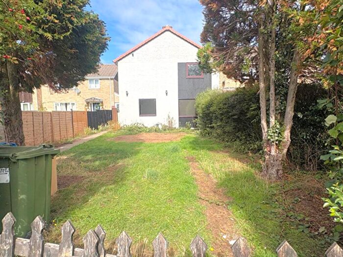 4 Bedroom Semi-Detached House To Rent In Seaford Walk, Corby, NN18