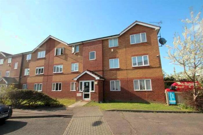 1 Bedroom Flat To Rent In Lewis Way, Dagenham, RM10