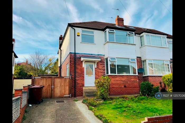 3 Bedroom Semi-Detached House To Rent In Bentcliffe Gardens, Leeds, LS17