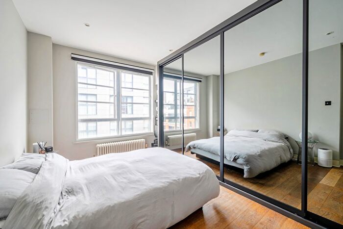 1 Bedroom Flat For Sale In Goswell Road, Clerkenwell, London, EC1V