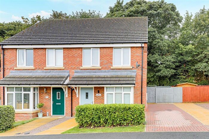 3 Bedroom Semi-Detached House For Sale In Meden Avenue, New Houghton, NG19