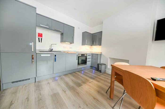 2 Bedroom Flat To Rent In Rosemary Lane, Portsmouth, PO1