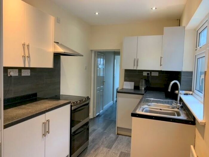 3 Bedroom Terraced House To Rent In Ashby High Street, Scunthorpe, DN16