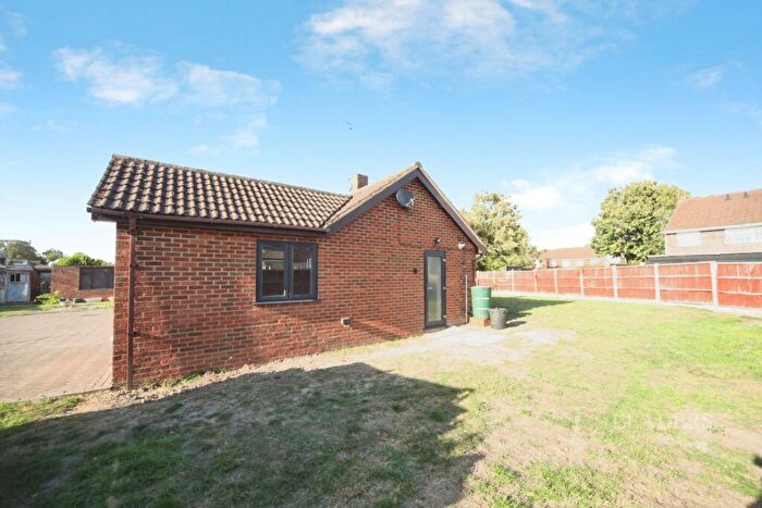 Studio To Rent In Cemetery Road, Houghton Regis, Dunstable, LU5