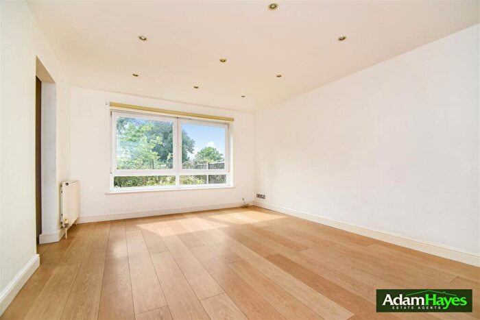2 Bedroom Apartment To Rent In Great North Road, East Finchley, N2