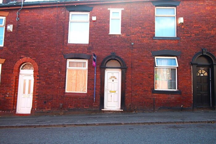 3 Bedroom Terraced House To Rent In -Bedroom House To Let, Honeywell Lane, OL8