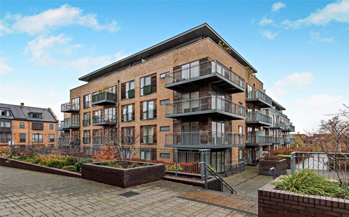 2 Bedroom Apartment To Rent In Marlowe House, Kingsley Walk, Cambridge, CB5