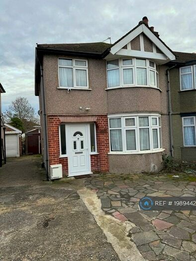 4 Bedroom Semi-Detached House To Rent In Eastcote Lane, Harrow, HA2