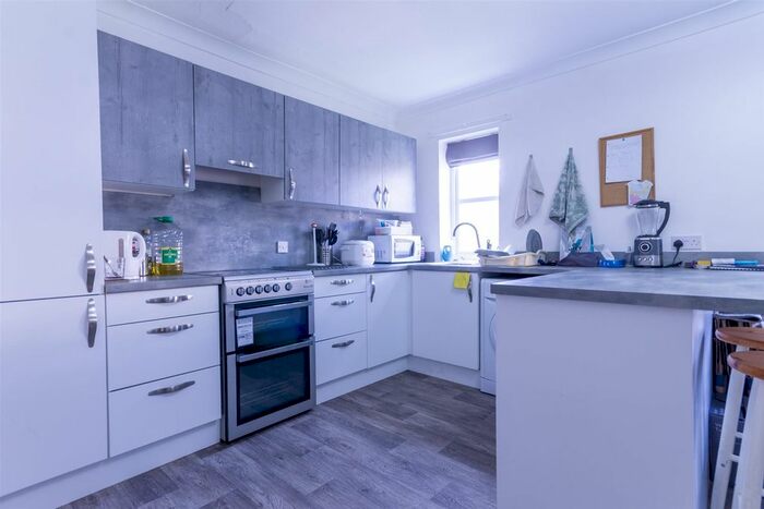 4 Bedroom Flat To Rent In Sloane Court, Jesmond, NE2