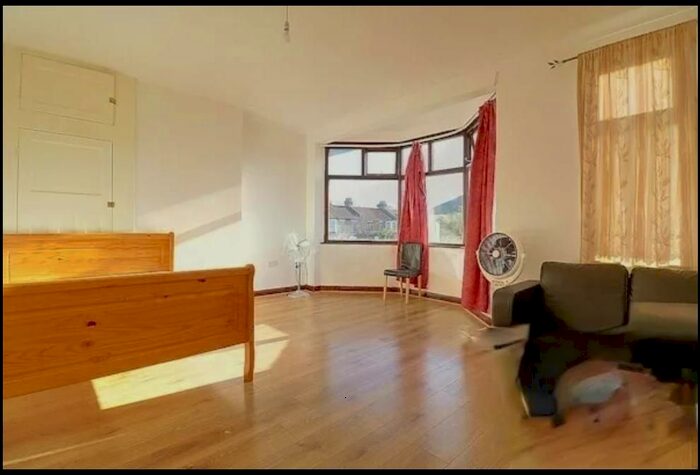 4 Bedroom Terraced House To Rent In Albert Road, Ilford, IG1