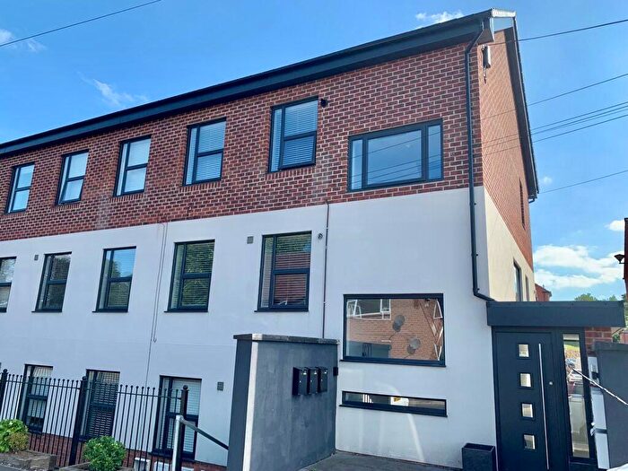 2 Bedroom Flat To Rent In Melton Heights, West Bridgford, NG2