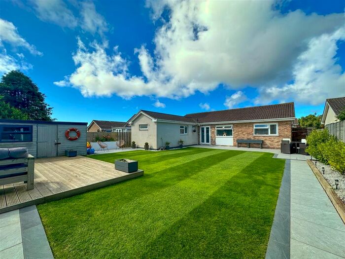 3 Bedroom Detached Bungalow For Sale In Manor Close, Helston, TR13