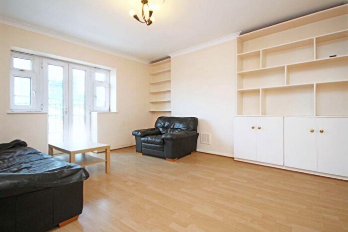 2 Bedroom Flat To Rent In Wolsey Street, Whitechapel, E1