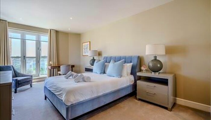 2 Bedroom Flat To Rent In Westferry Circus, London, E14