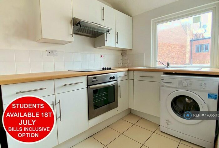 2 Bedroom Flat To Rent In Humberstone Gate, Leicester, LE1