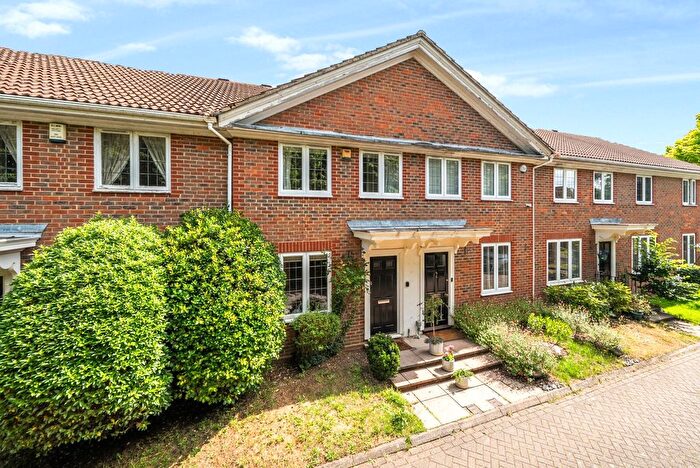 3 Bedroom Terraced House For Sale In Dove House Green, Weybridge, KT13