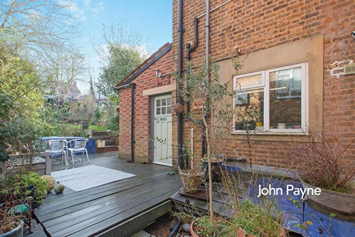 2 Bedroom Flat To Rent In Cantwell Road, London, SE18