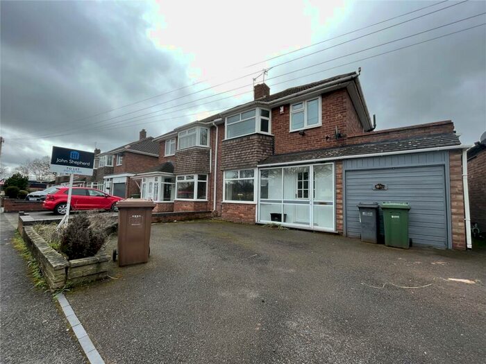 3 Bedroom House To Rent In Lode Lane, Solihull, B91