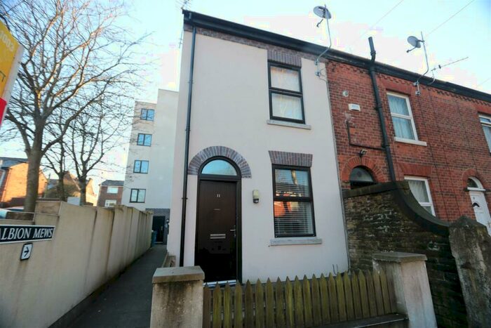2 Bedroom End Of Terrace House To Rent In Clifton Road, Manchester, M25