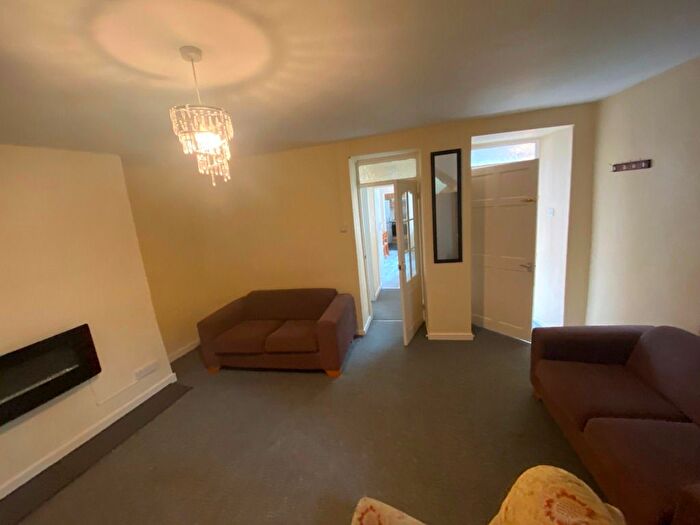 2 Bedroom Property To Rent In London Place, Bangor, LL57