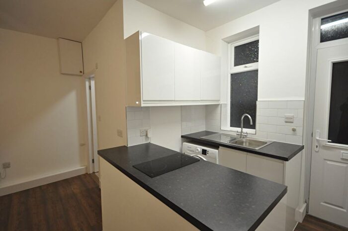 1 Bedroom Flat To Rent In Charlwood Road, London, SW15