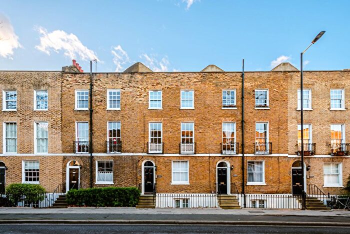 1 Bedroom Flat For Sale In Queensbridge Road, E2