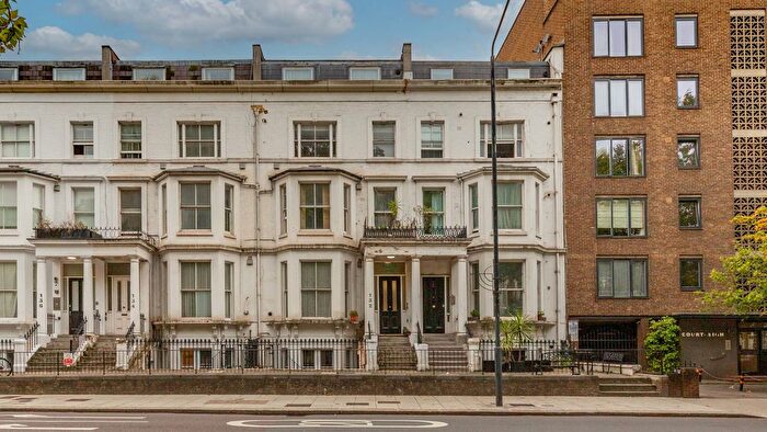 2 Bedroom Flat For Sale In Earls Court Road, London, W8