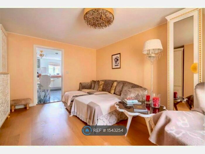 3 Bedroom Semi-Detached House To Rent In Spitfire Place, Upper Rissington, GL54