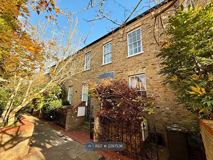 1 Bedroom Flat To Rent In Elderwood Place, London, SE27