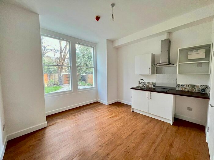 Studio To Rent In Kingston Road, Teddington, TW11