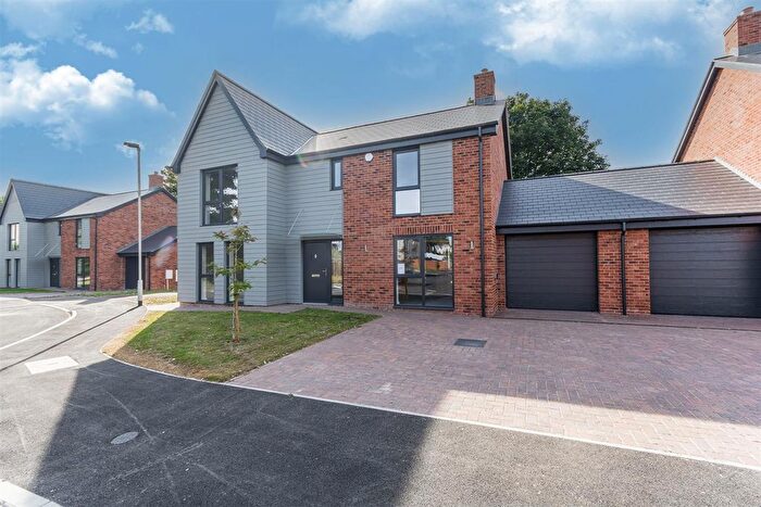 4 Bedroom Link Detached House For Sale In Old House Garden, High Street, Edwinstowe, NG21