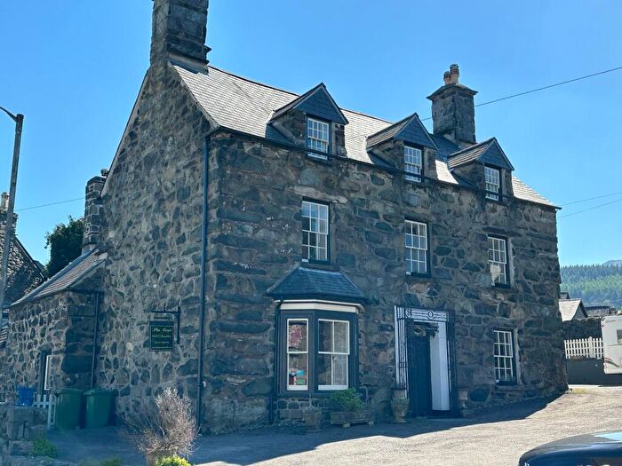 5 Bedroom Detached House For Sale In Plas Gwyn House And Cottage, Cader Road, Dolgellau, LL40