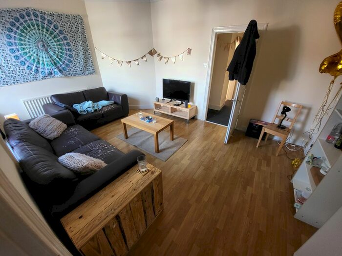 4 Bedroom Maisonette To Rent In Forsyth Road, Newcastle Upon Tyne, NE2