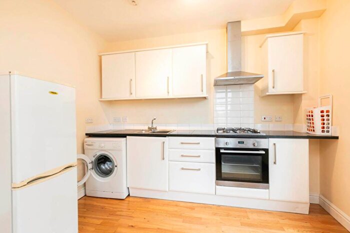 2 Bedroom Flat To Rent In Eversley Park Road, London, N21