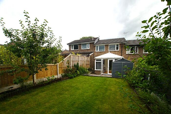 3 Bedroom Mews To Rent In **Parking** Turnlee Drive, Glossop, SK13