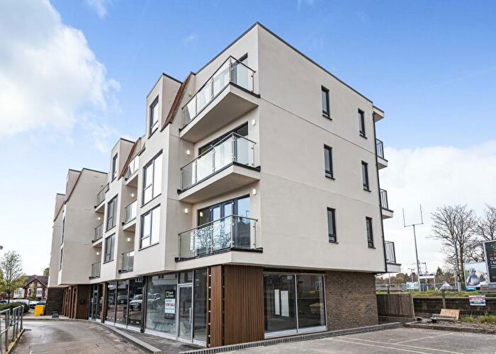 2 Bedroom Apartment To Rent In West Byfleet, Surrey, KT14